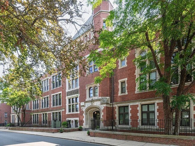 Building Photo - 76 Elm St