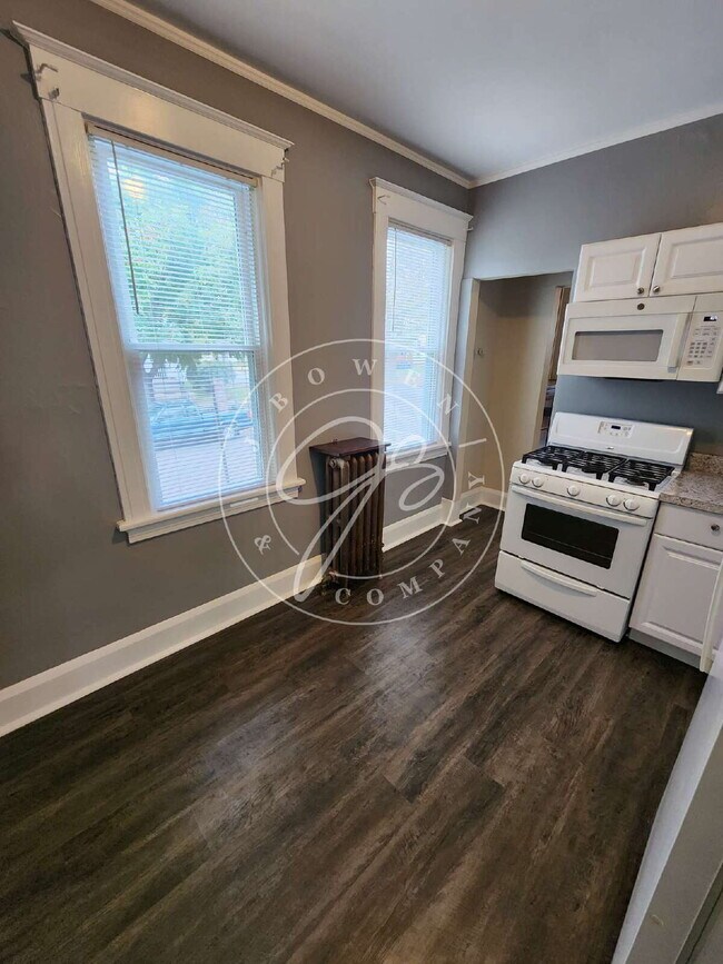 Building Photo - Cozy Studio in South Toledo-One fee includ...