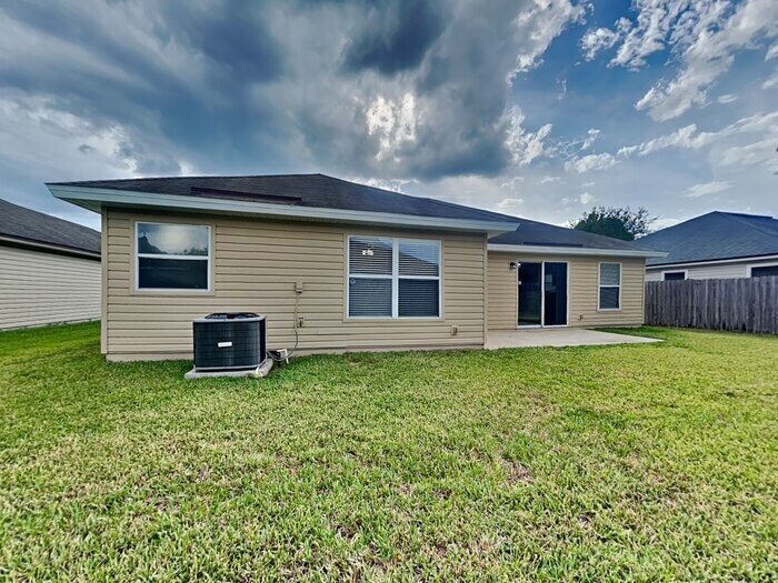 Building Photo - 6463 Silk Leaf Ln