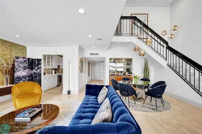 Building Photo - 3100 NE 48th St