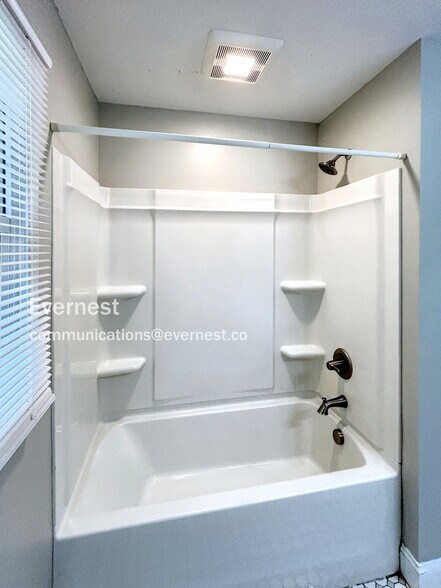 Building Photo - 3794 Walnut Ridge Dr