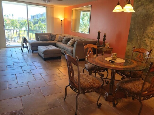 Building Photo - 7405 Bay Island Dr S