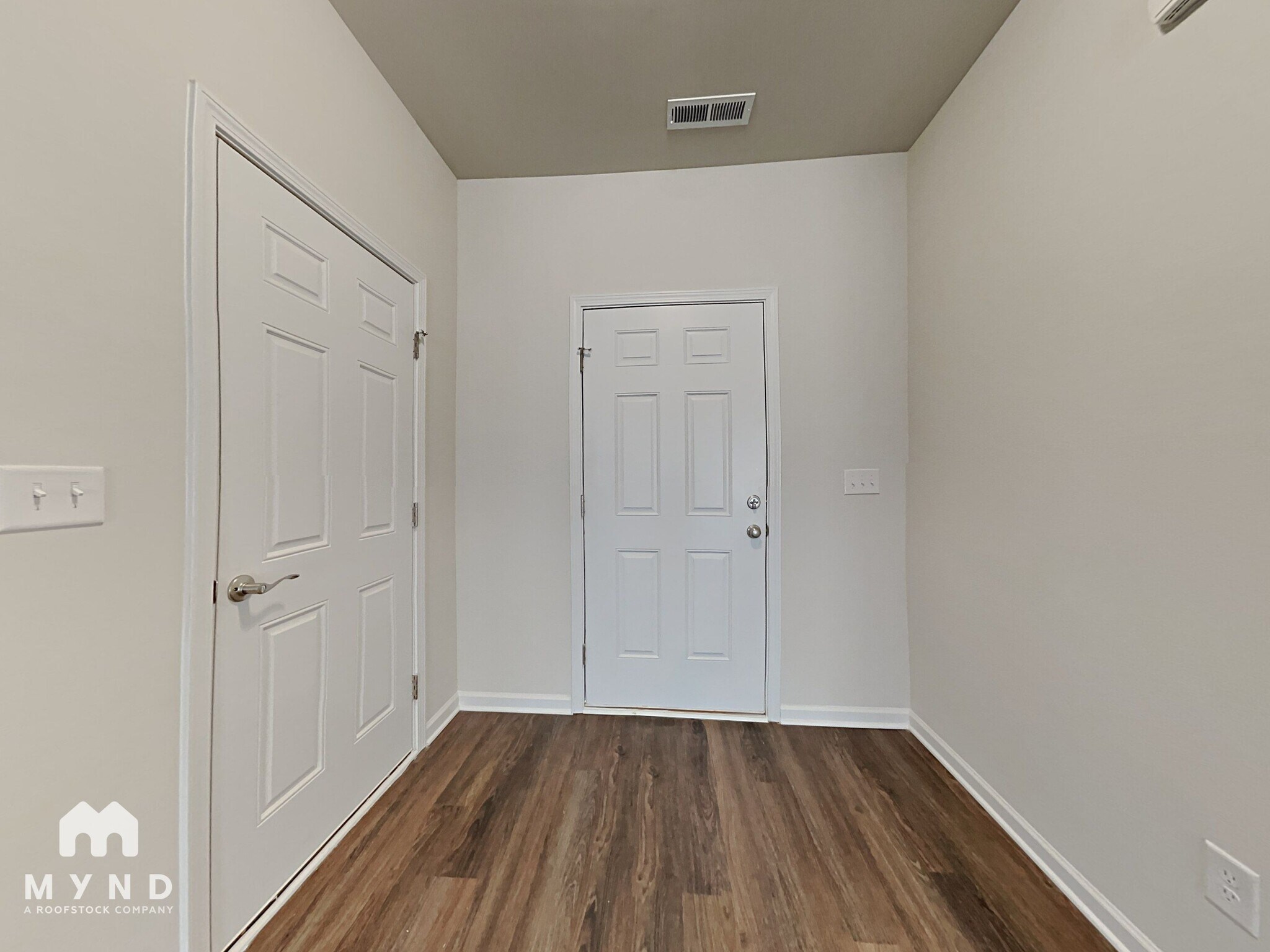 Building Photo - 7220 Static Wy