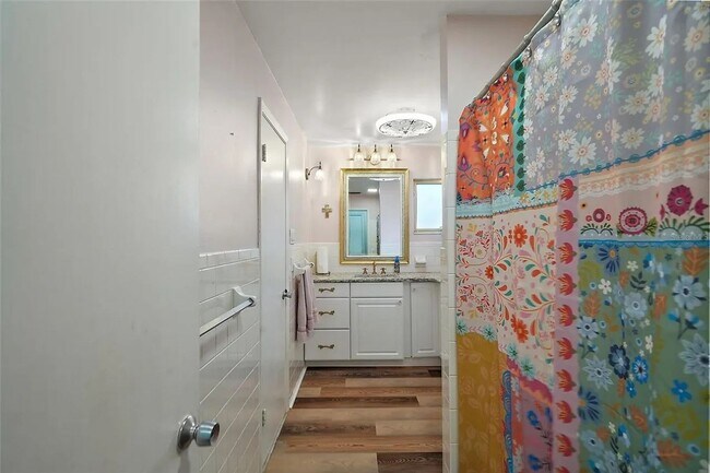 Building Photo - BEAUTIFUL 4BED 2BATH HOME WITH DETACHED OF...