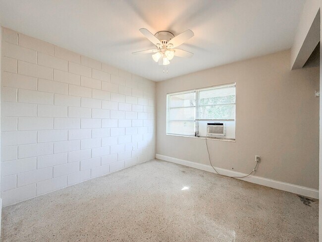 Building Photo - 703 N 25th St