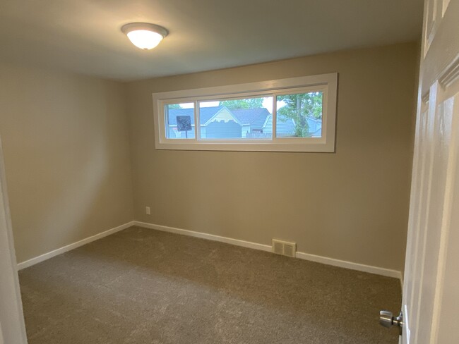 bedroom 2 - 255 Seton Rd