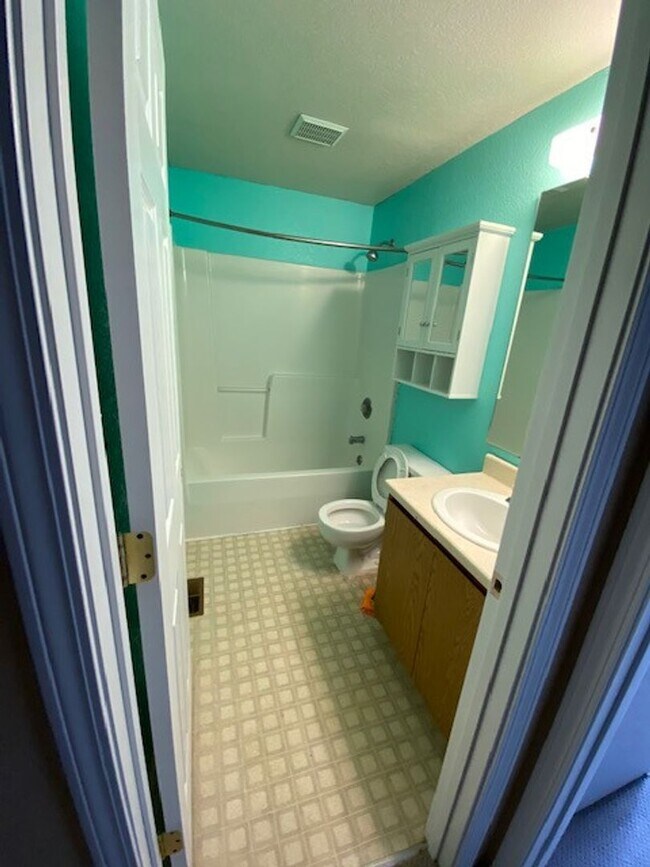 Building Photo - 2 Bed 1.5 Bath Townhouse in Missoula