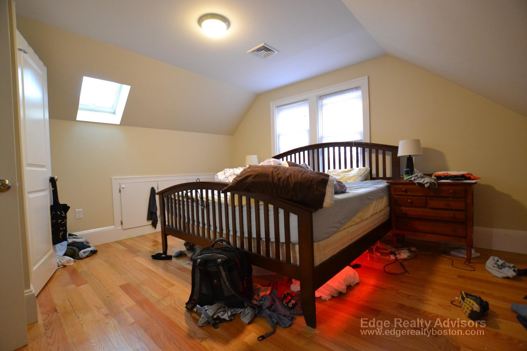 Building Photo - 36 Atkins St