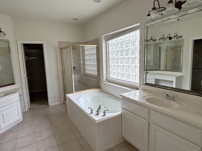 Building Photo - 19538 Piney Lake Dr