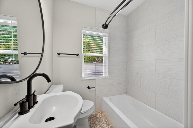 Building Photo - Fully Renovated 3 bedroom St. Pete Home | ...
