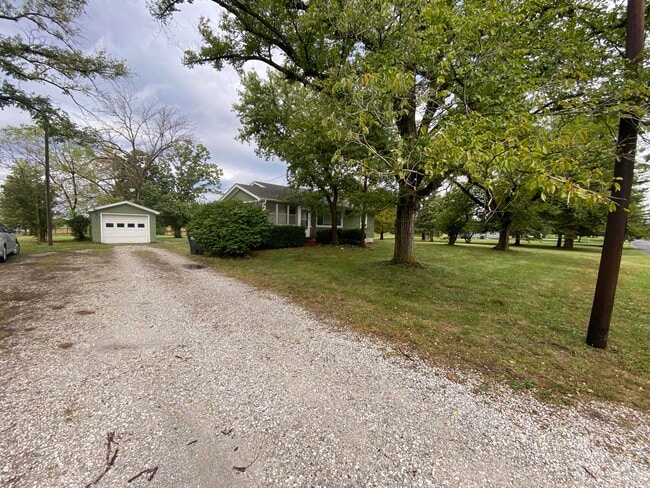 Building Photo - 3809 Southland Dr