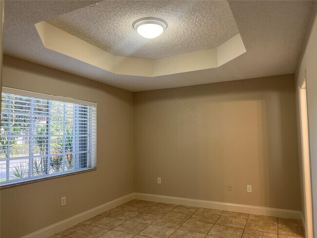 Building Photo - 14225 SW 149th Ave