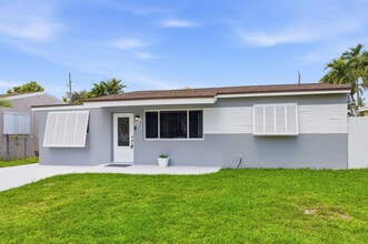 Building Photo - 6273 SW 25th St