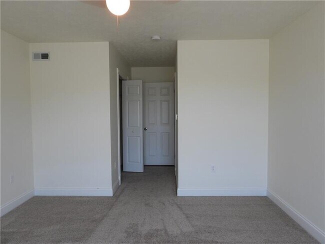 Building Photo - 1345 Sandstone Dr