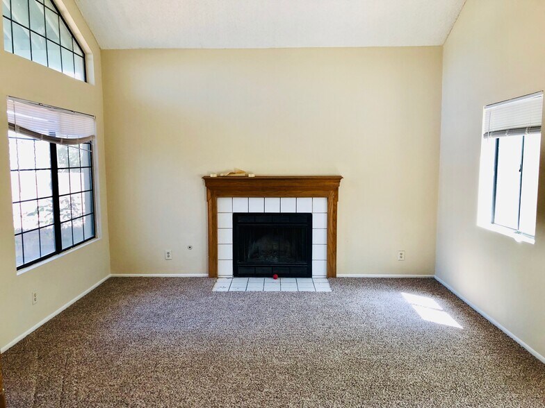 Primary Photo - 43242 Cottage Ln