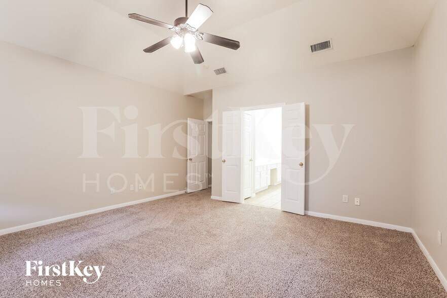 Building Photo - 12210 Lakewood Valley Ct