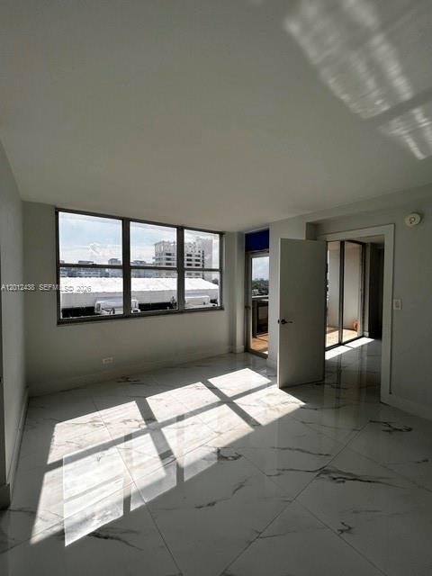 Building Photo - 6039 Collins Ave