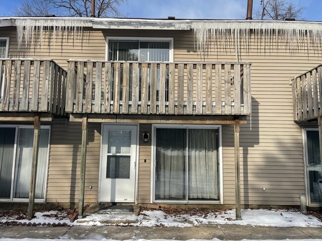 Building Photo - 149 Forest Ave