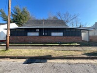 Building Photo - 3 Bed 2 Bath House in Paducah