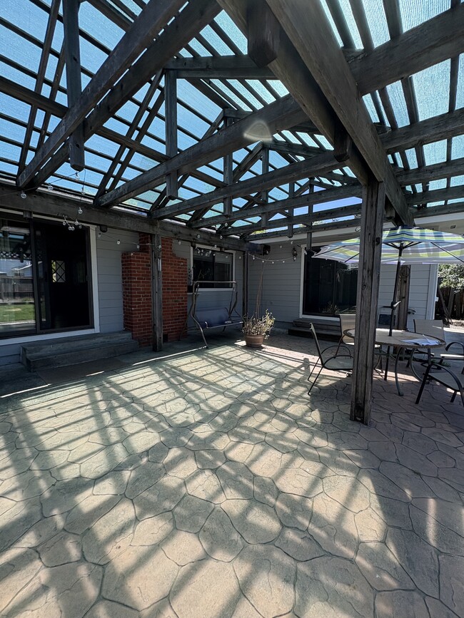Building Photo - 507 Benicia Dr