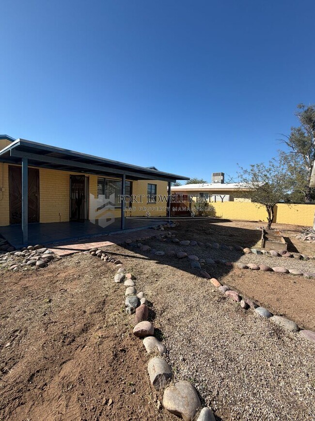 Building Photo - Welcome to this charming 2-bedroom, 1-bathroom + Den!