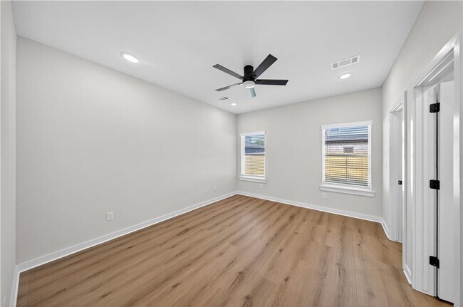 Building Photo - 603 Cosmos St
