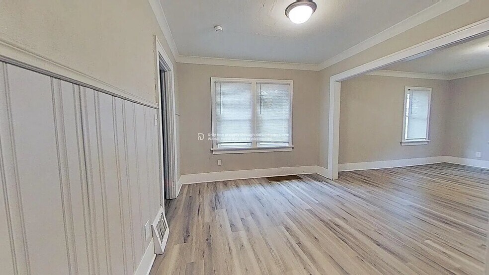 Building Photo - 2216 N Linsley Ct