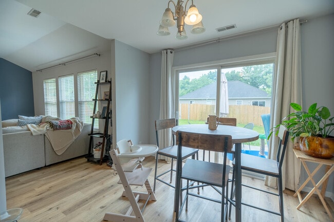 Building Photo - 5104 Opal Dr