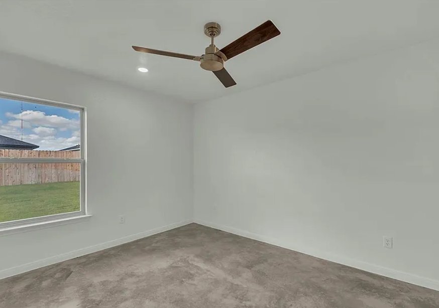 Building Photo - 901 Cherry Laurel Ln