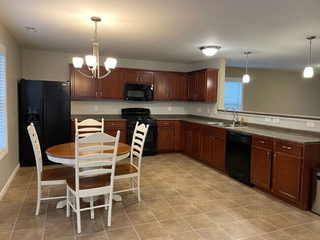 Building Photo - 4 Bedroom House Available August In Gilmore Farm