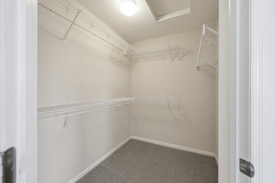 Building Photo - 1656 Nature Dr