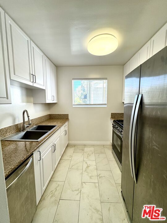 Building Photo - 226 S Gale Dr