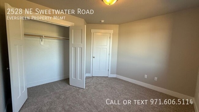 Building Photo - 2528 NE Sweetwater Rd