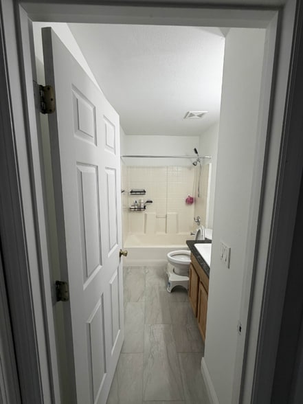 Building Photo - 1743 Laramie Cir