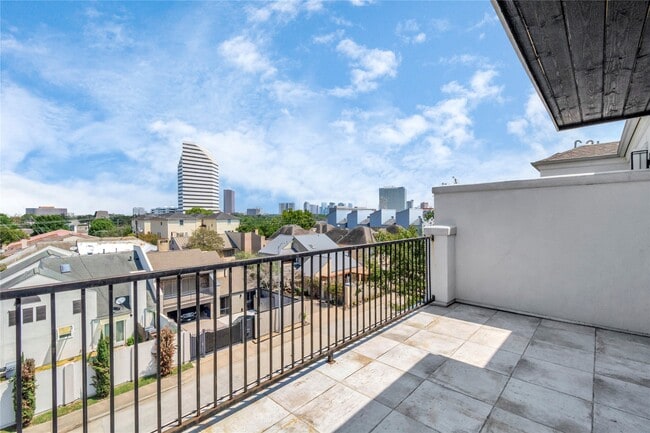 Building Photo - 5735 Winsome Ln