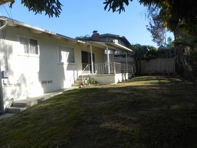 Building Photo - 3 Bed-2 Bath Split Level Home in La Mesa