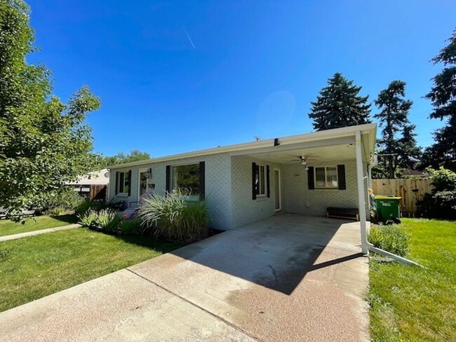 Building Photo - FREE AUGUST RENT!! - Sweet Bungalow in Par...