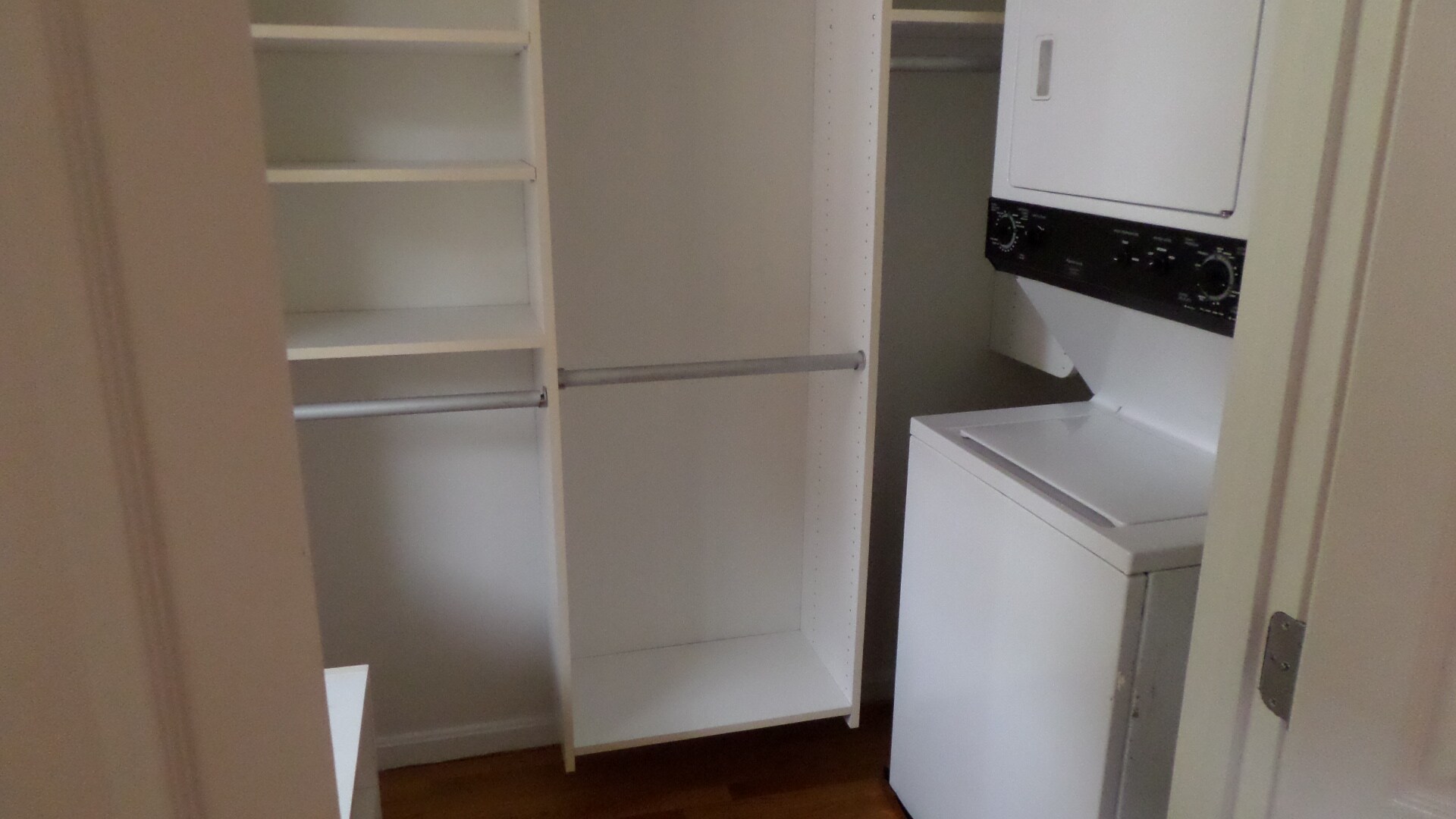 Building Photo - 100 E Brookline St