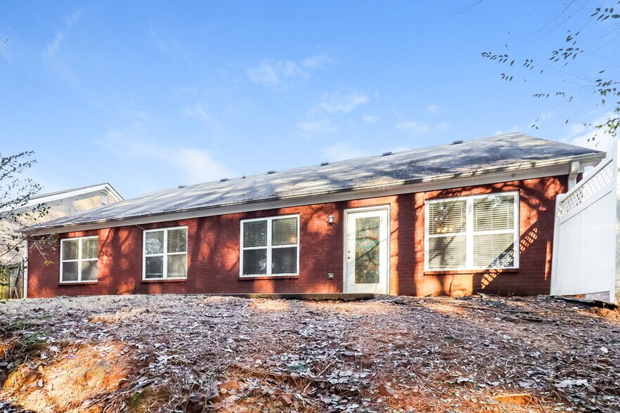 Building Photo - 949 Simonton Glen Dr SE