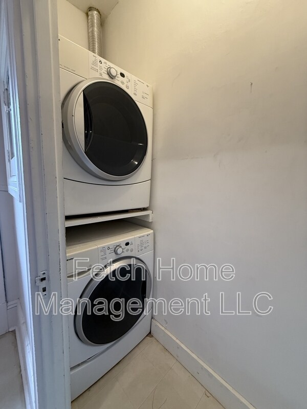 Building Photo - 125 E State St