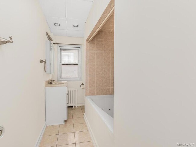 Building Photo - 45 Bayley Ave