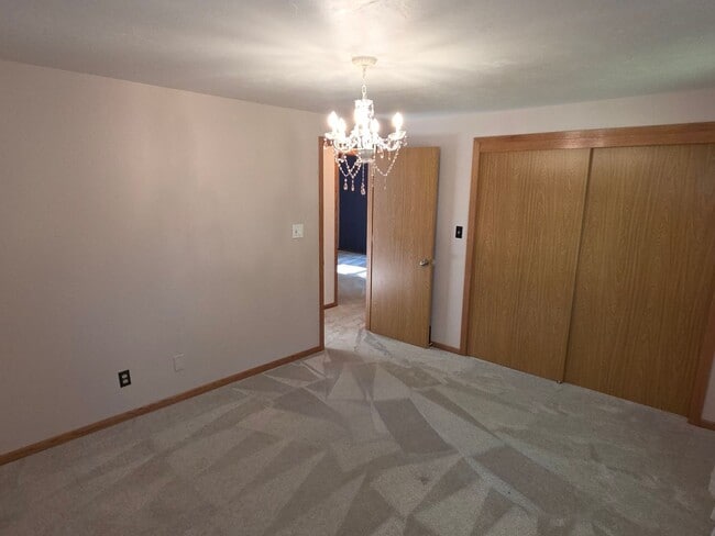 Building Photo - Mt Pleasant 4 bedroom