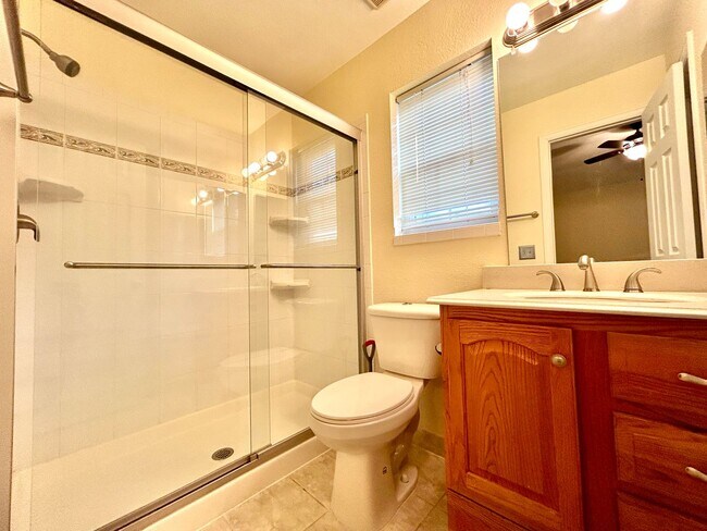 Building Photo - Looking for a Quality tenant who Appreciates a Gourmet Kitchen