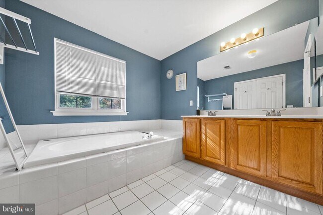 Building Photo - 72 River Birch Cir