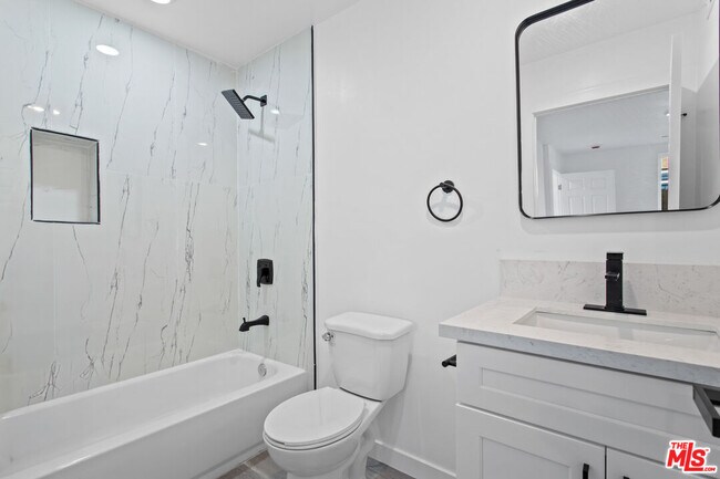 Building Photo - 442 E 118th St