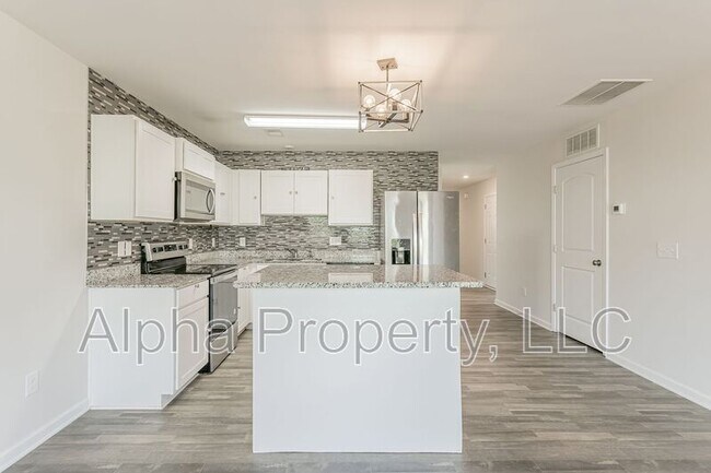 Building Photo - 304 Long Grove Ln