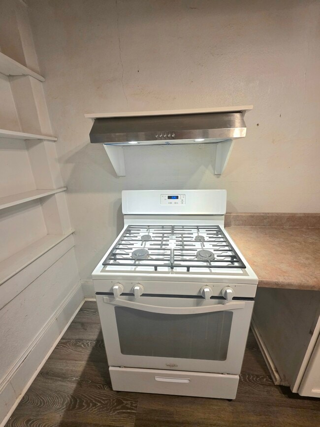 Building Photo - Kenan Street