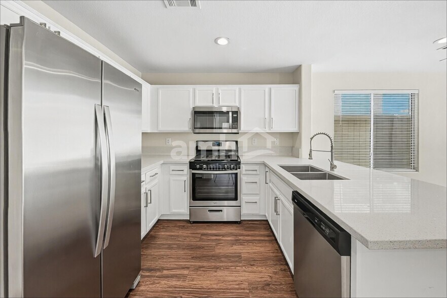 Building Photo - 9438 Havasu Canyon Ave