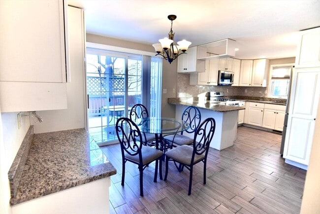 Building Photo - 172 Edgehill Rd