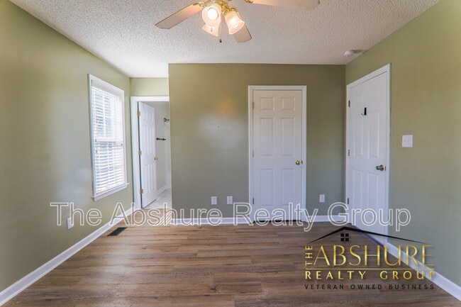 Building Photo - 7604 Lilly Pond Ln
